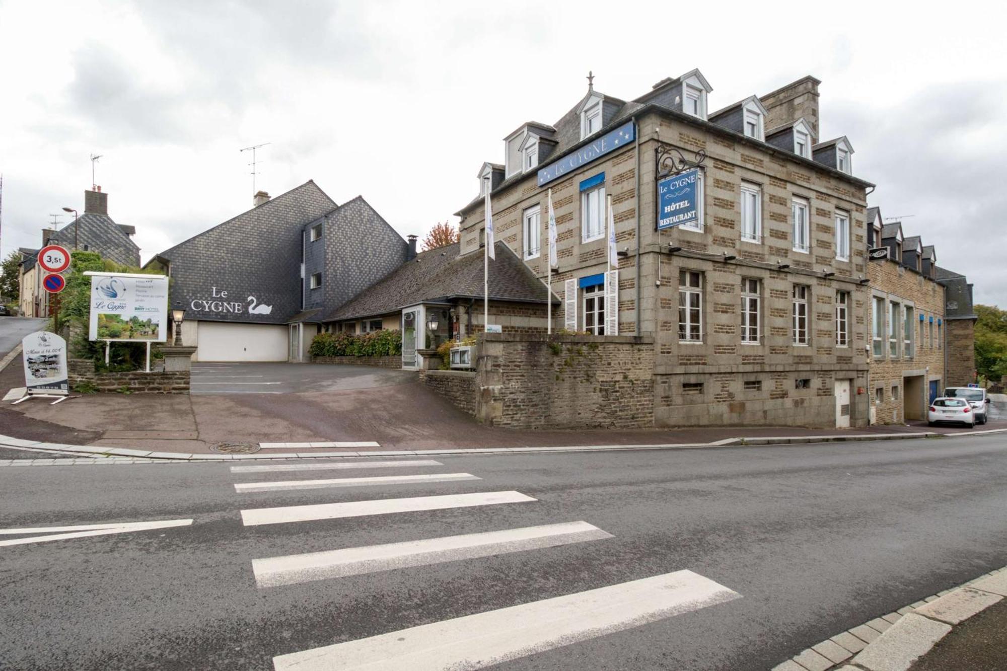 Brit Hotel Le Cygne Saint-Hilaire-du-Harcouët Εξωτερικό φωτογραφία