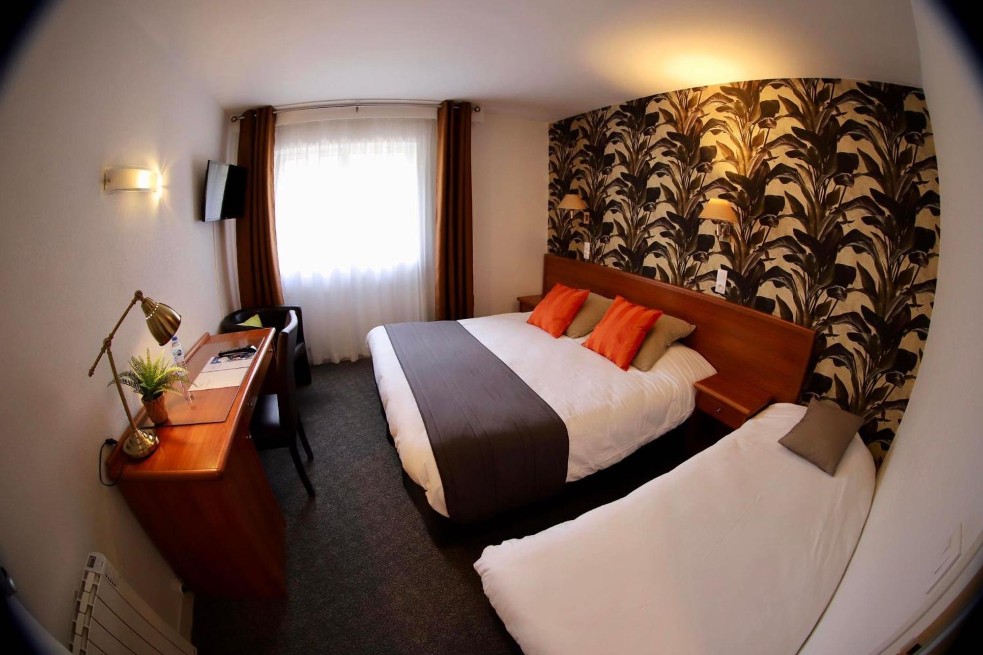 Brit Hotel Le Cygne Saint-Hilaire-du-Harcouët Εξωτερικό φωτογραφία
