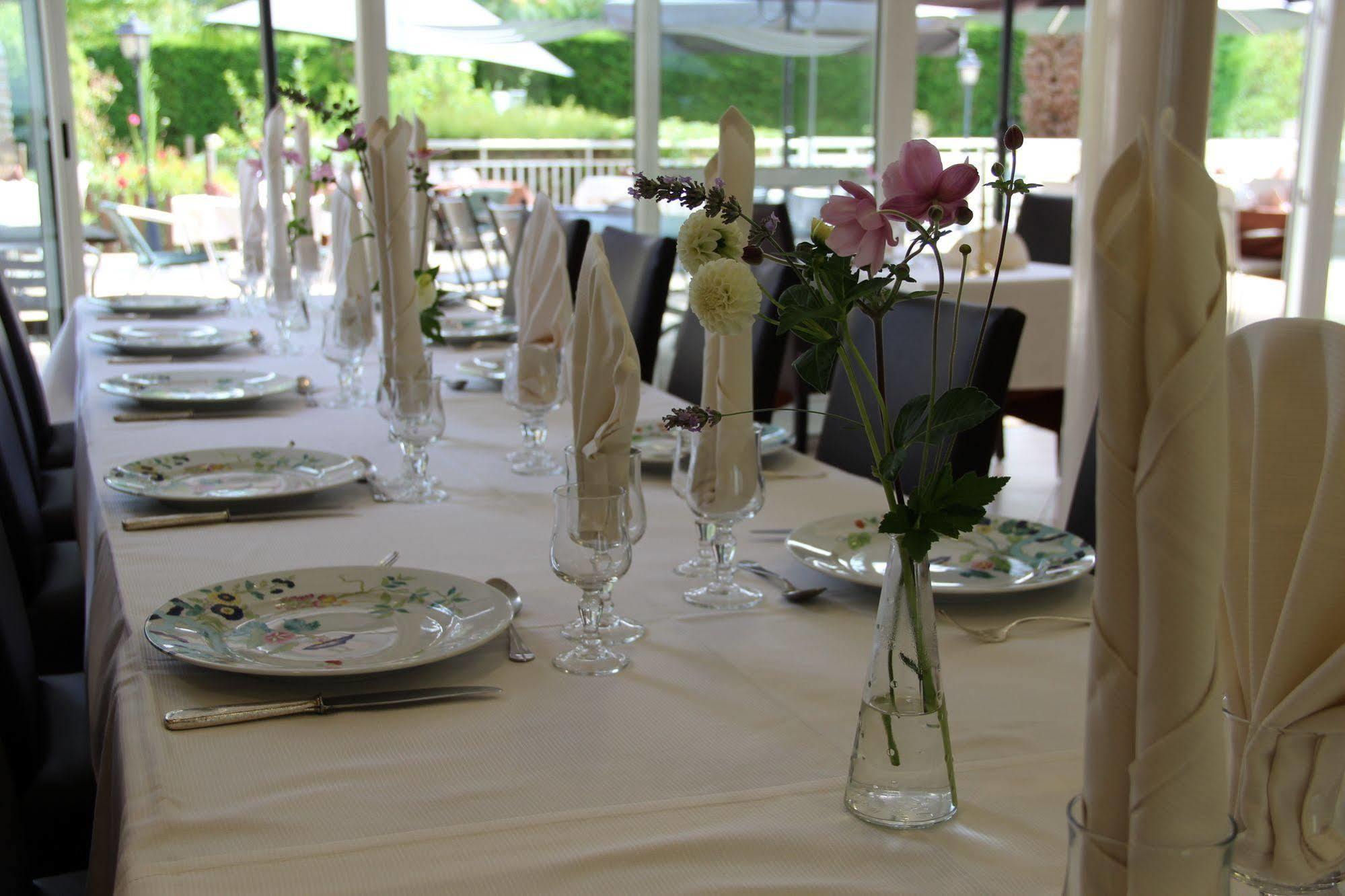 Brit Hotel Le Cygne Saint-Hilaire-du-Harcouët Εξωτερικό φωτογραφία